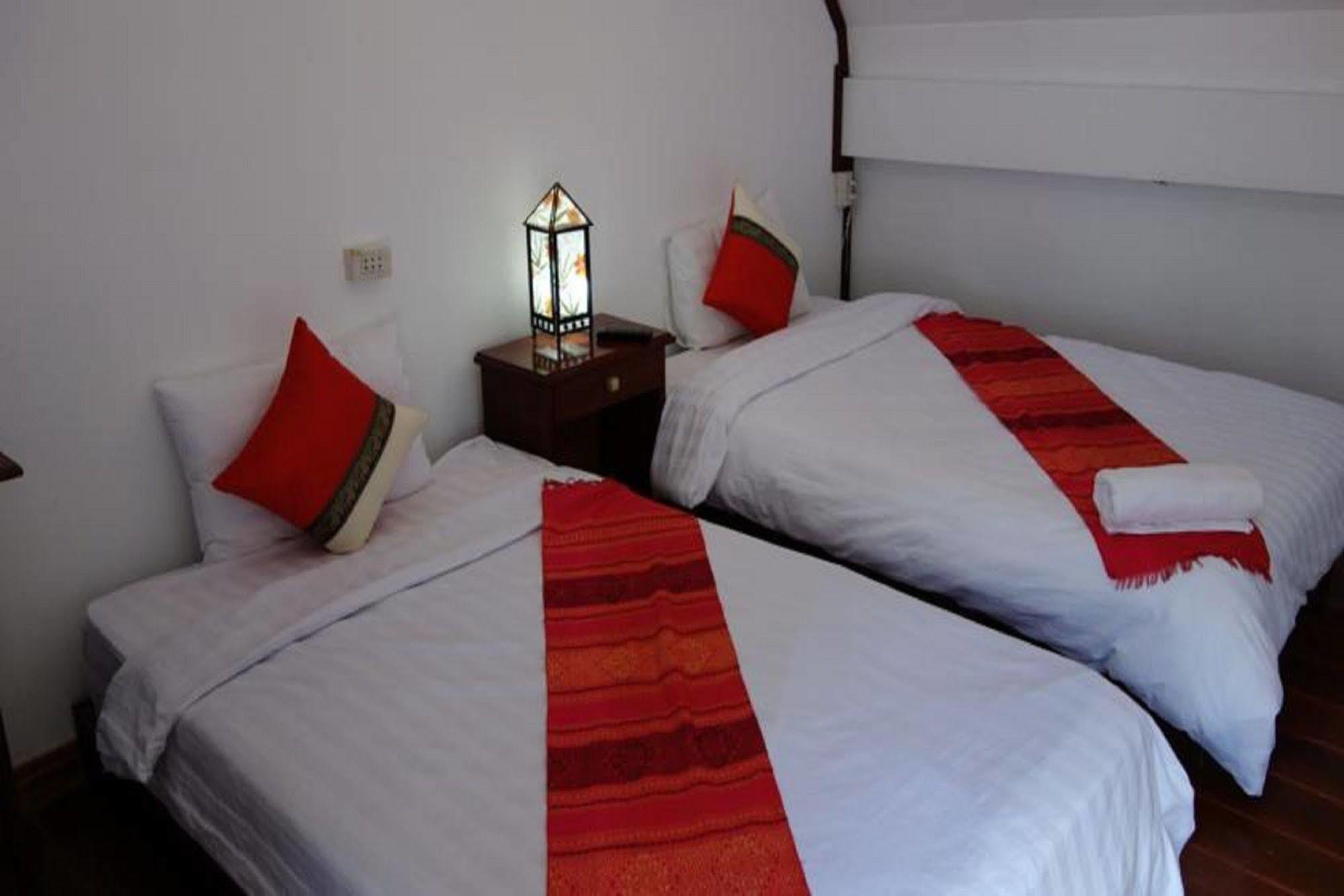 Namkhan Riverside Hotel Luang Prabang Bagian luar foto