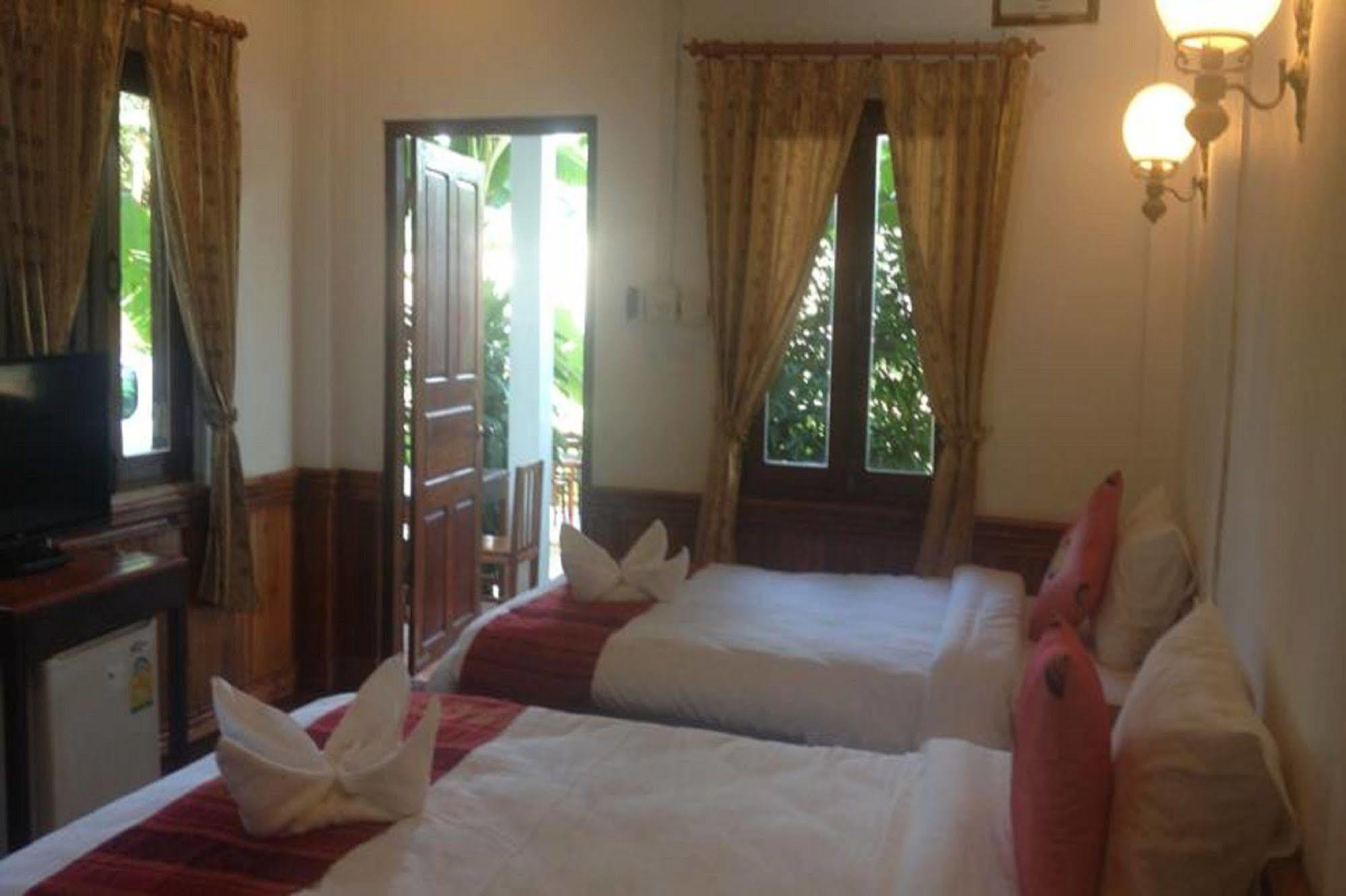 Namkhan Riverside Hotel Luang Prabang Bagian luar foto
