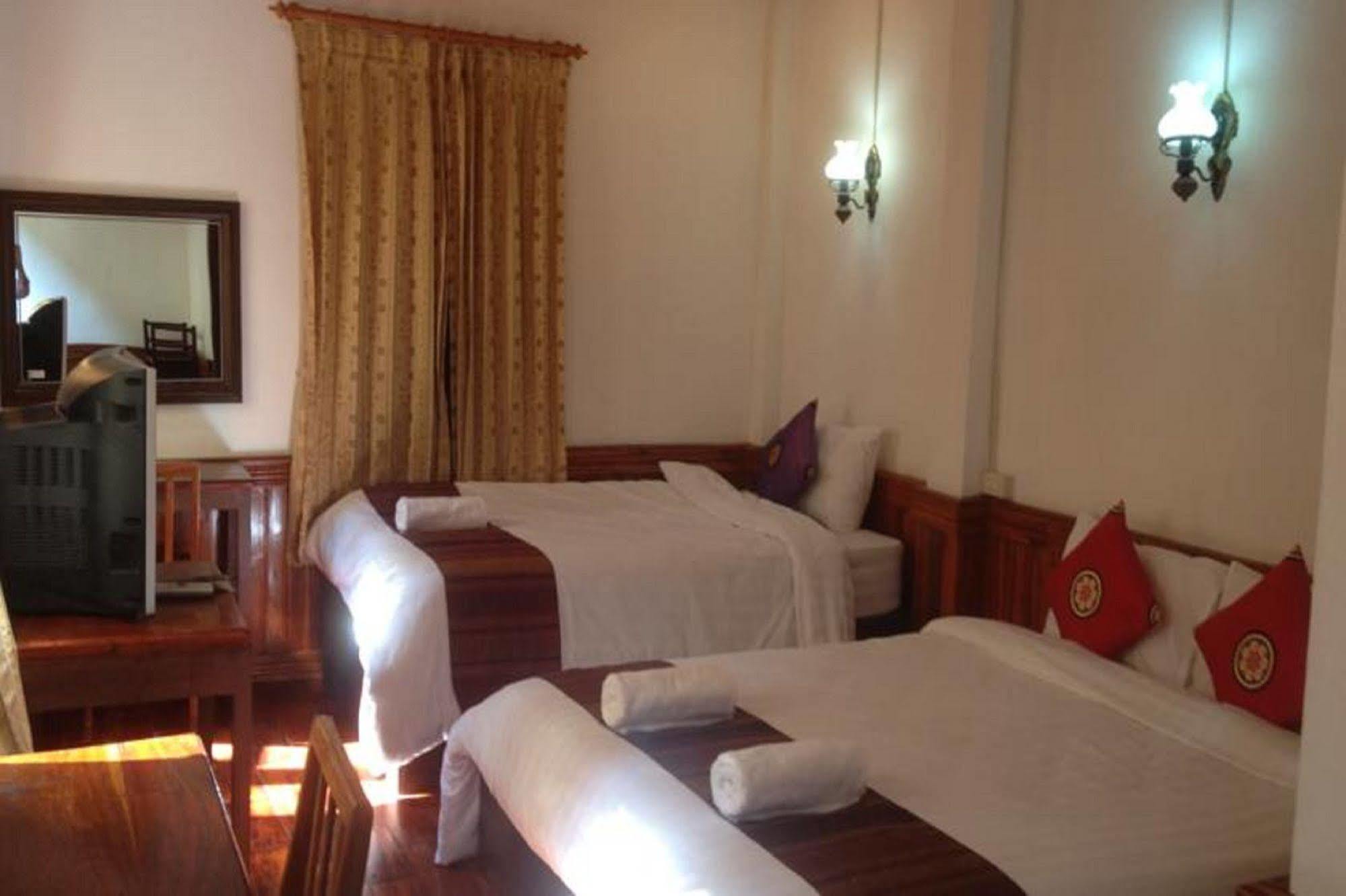 Namkhan Riverside Hotel Luang Prabang Bagian luar foto