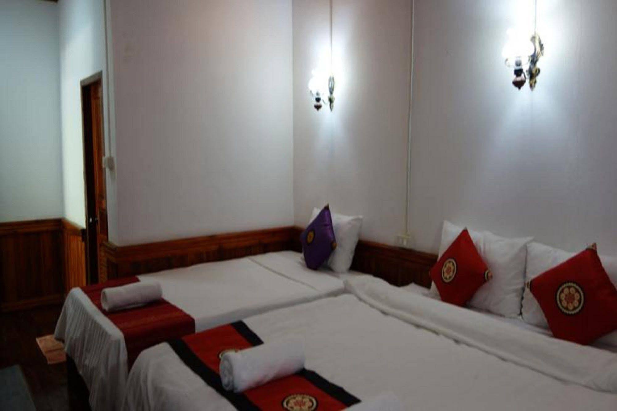 Namkhan Riverside Hotel Luang Prabang Bagian luar foto